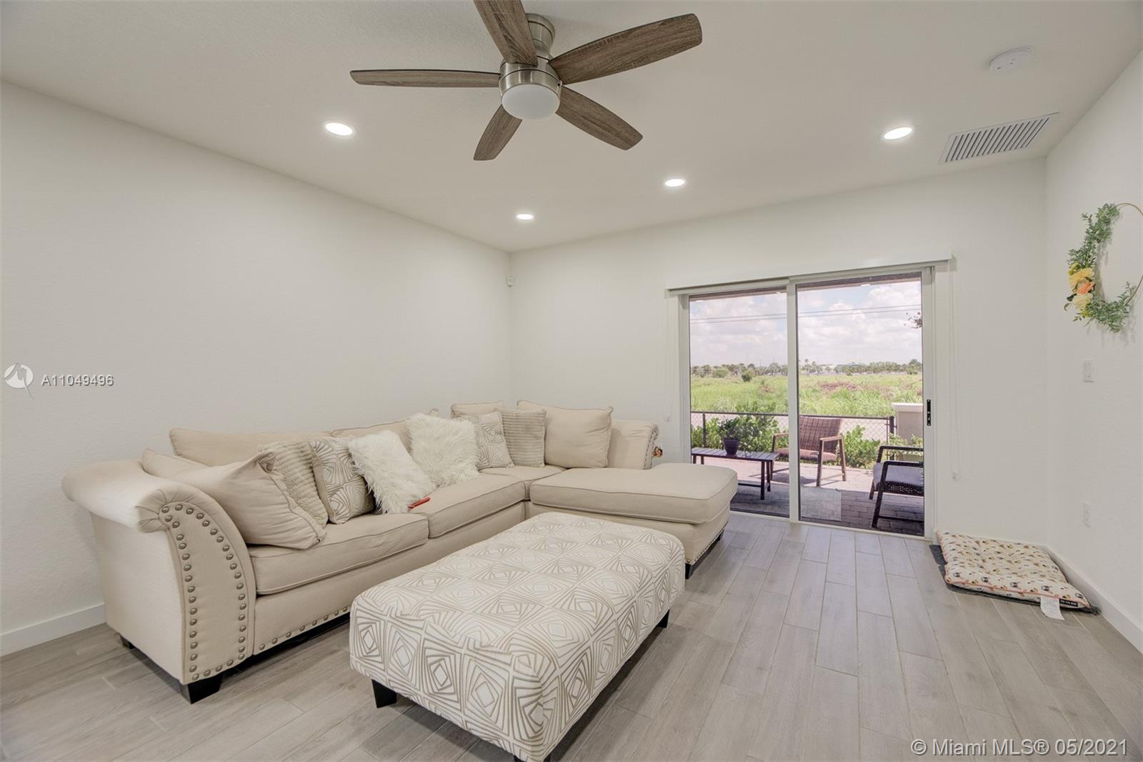 ROYAL HOMES WEST - Residential