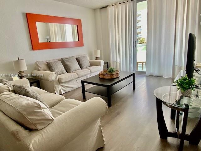 TIDES ON HOLLYWOOD BEACH - Residential