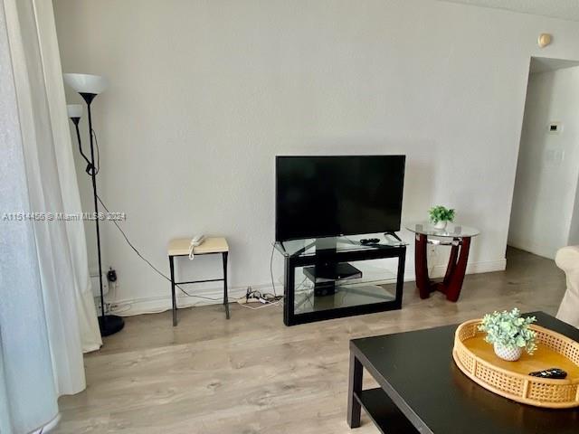 TIDES ON HOLLYWOOD BEACH - Residential
