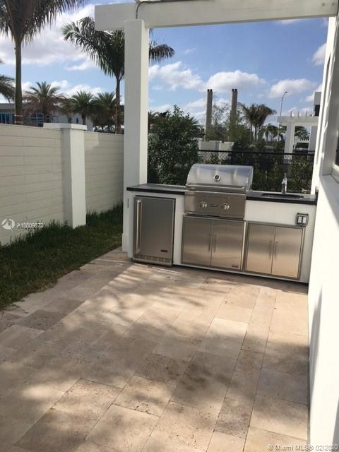 MODERN DORAL - Residential