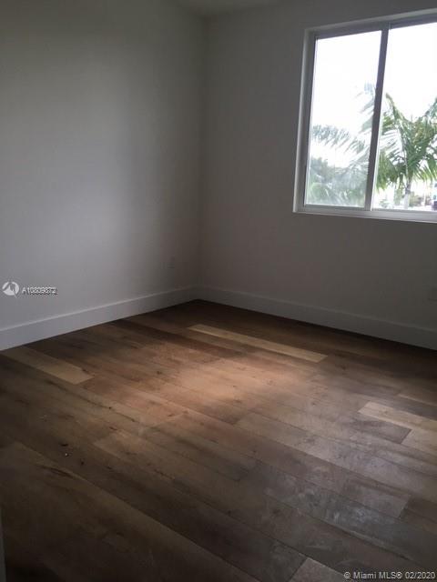 MODERN DORAL - Residential