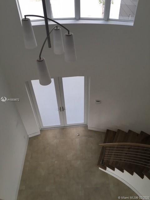 MODERN DORAL - Residential
