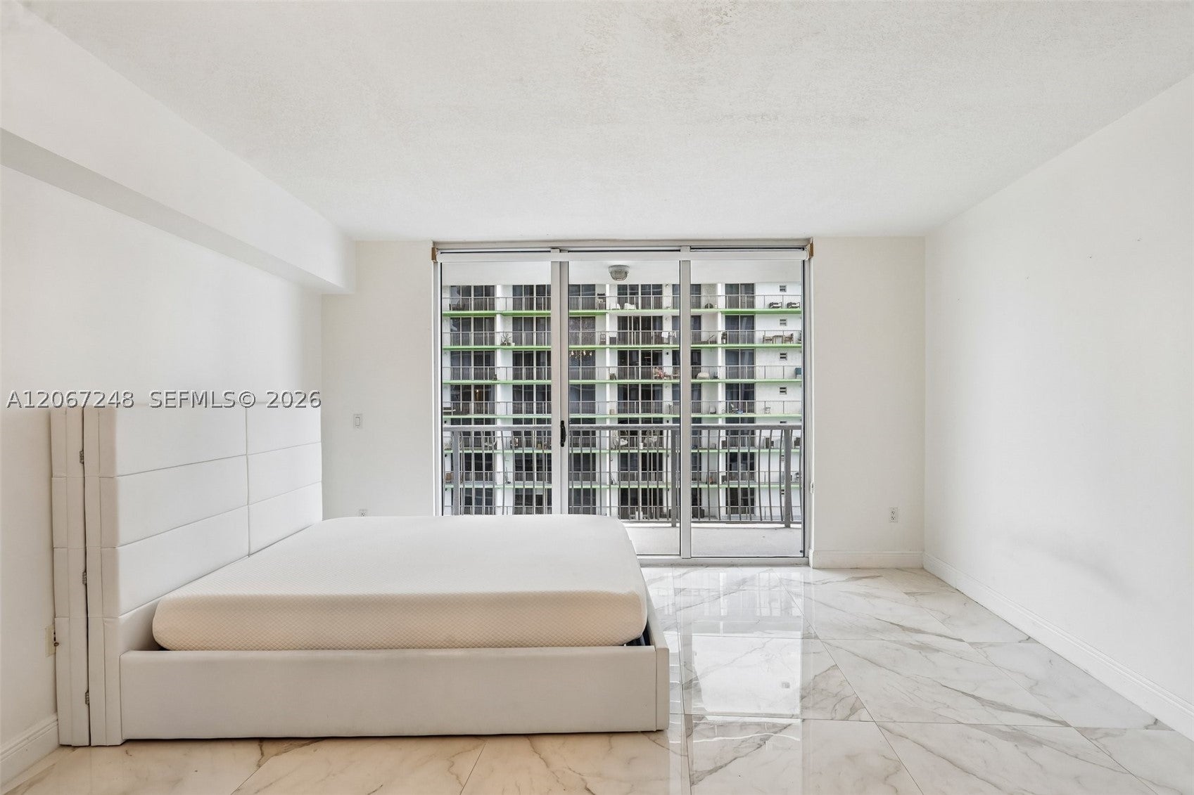 1750 N Bayshore Dr 3207