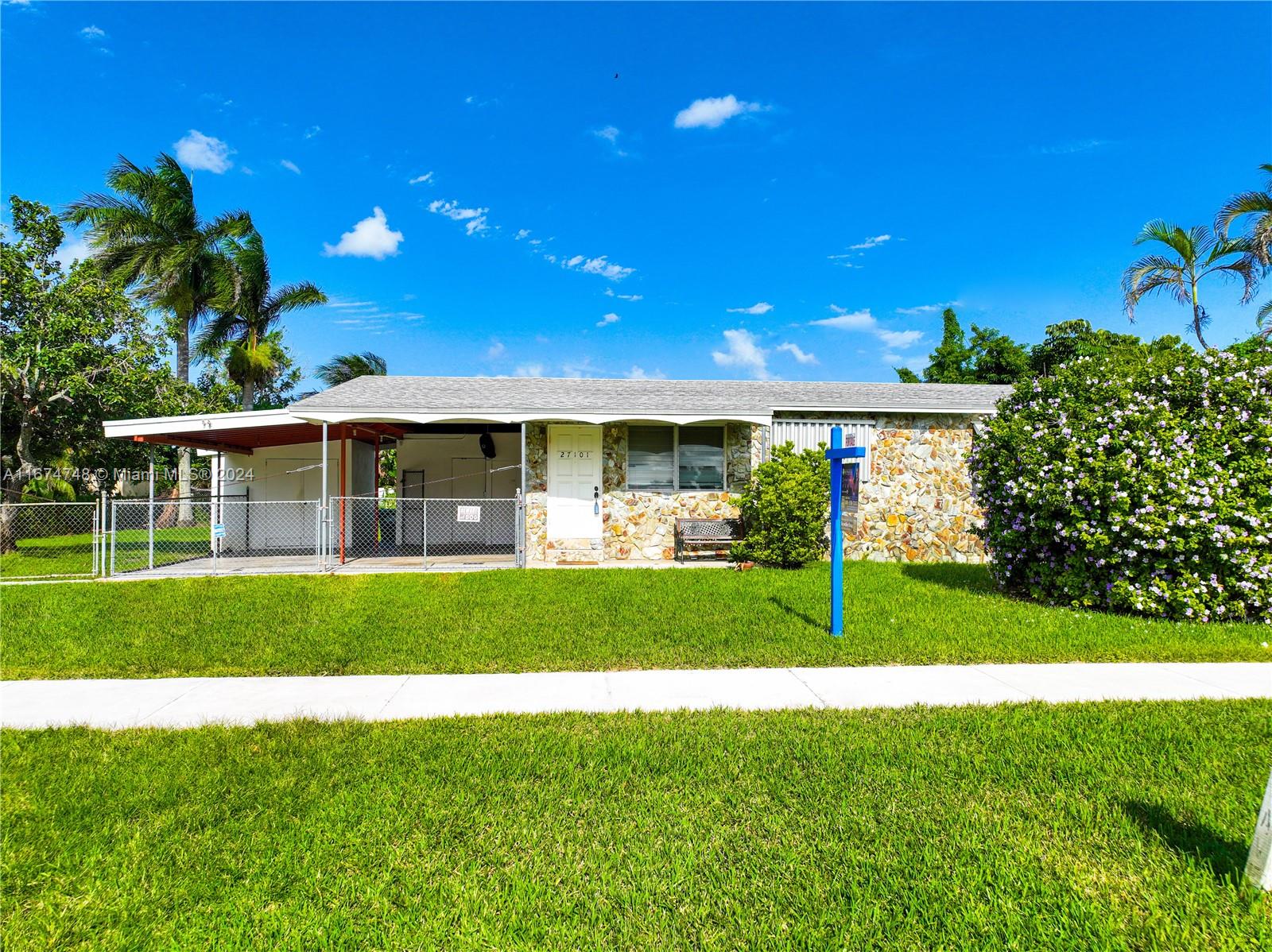 27101 Sw 145th Ave Rd, Homestead, Miami-Dade County, Florida - 3 Bedrooms  
1 Bathrooms - 