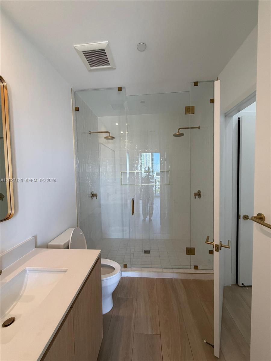 90 NE 32nd ST 1110