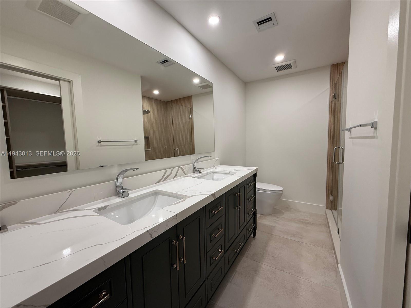 BRIAR BAY TOWNHOUSE ESTAT - Residential Lease