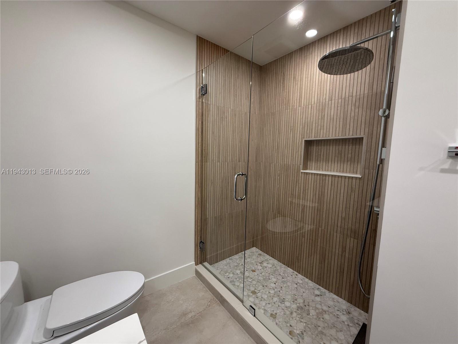 BRIAR BAY TOWNHOUSE ESTAT - Residential Lease