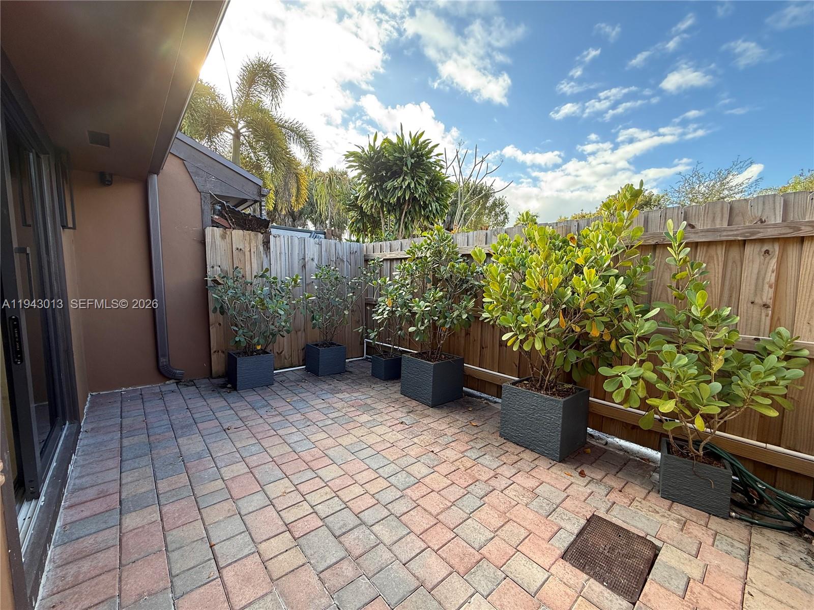 BRIAR BAY TOWNHOUSE ESTAT - Residential Lease