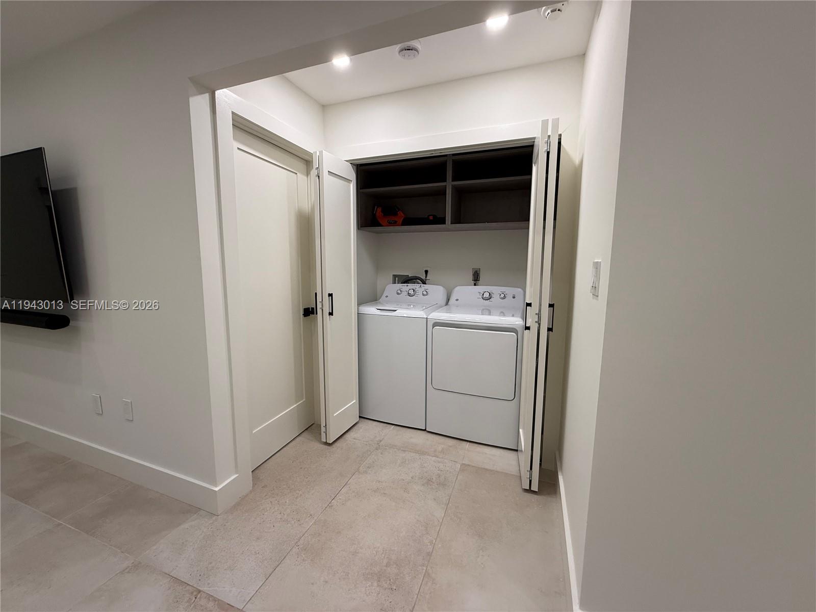 BRIAR BAY TOWNHOUSE ESTAT - Residential Lease