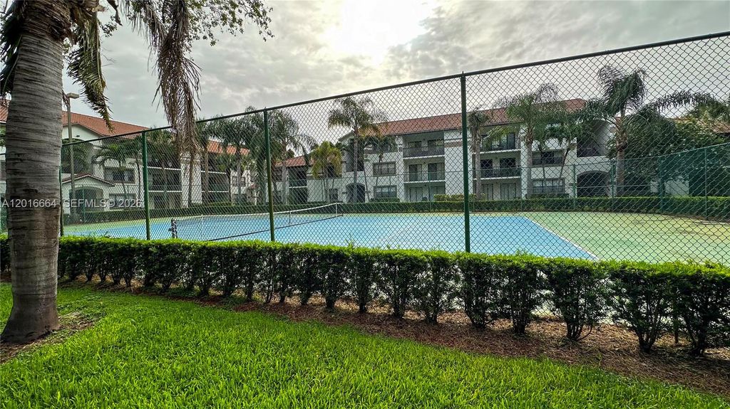 Photo of 530 S Park Rd #12-11, Hollywood, FL 33021 (MLS # A12016664)