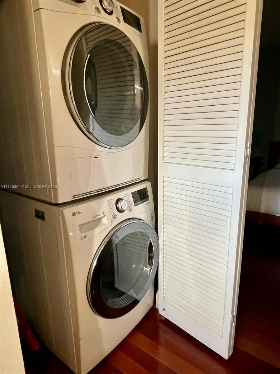 RETREAT CONDO - Residential