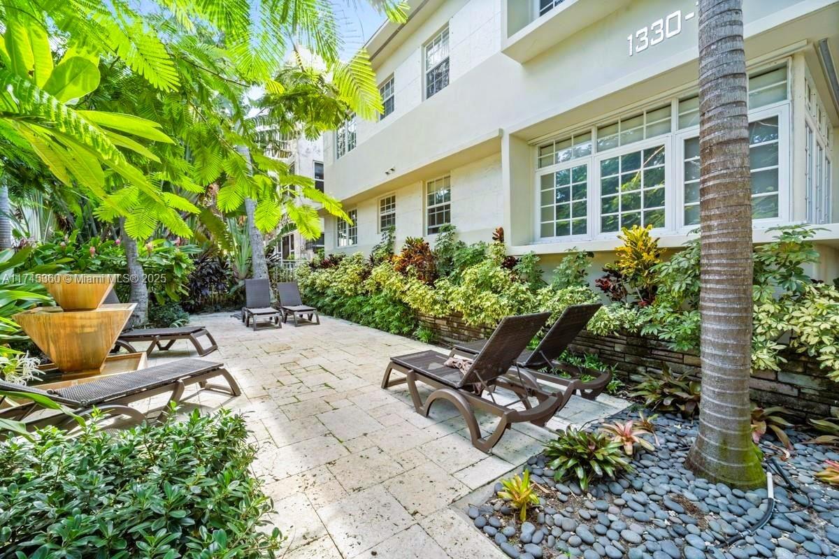 RETREAT CONDO - Residential