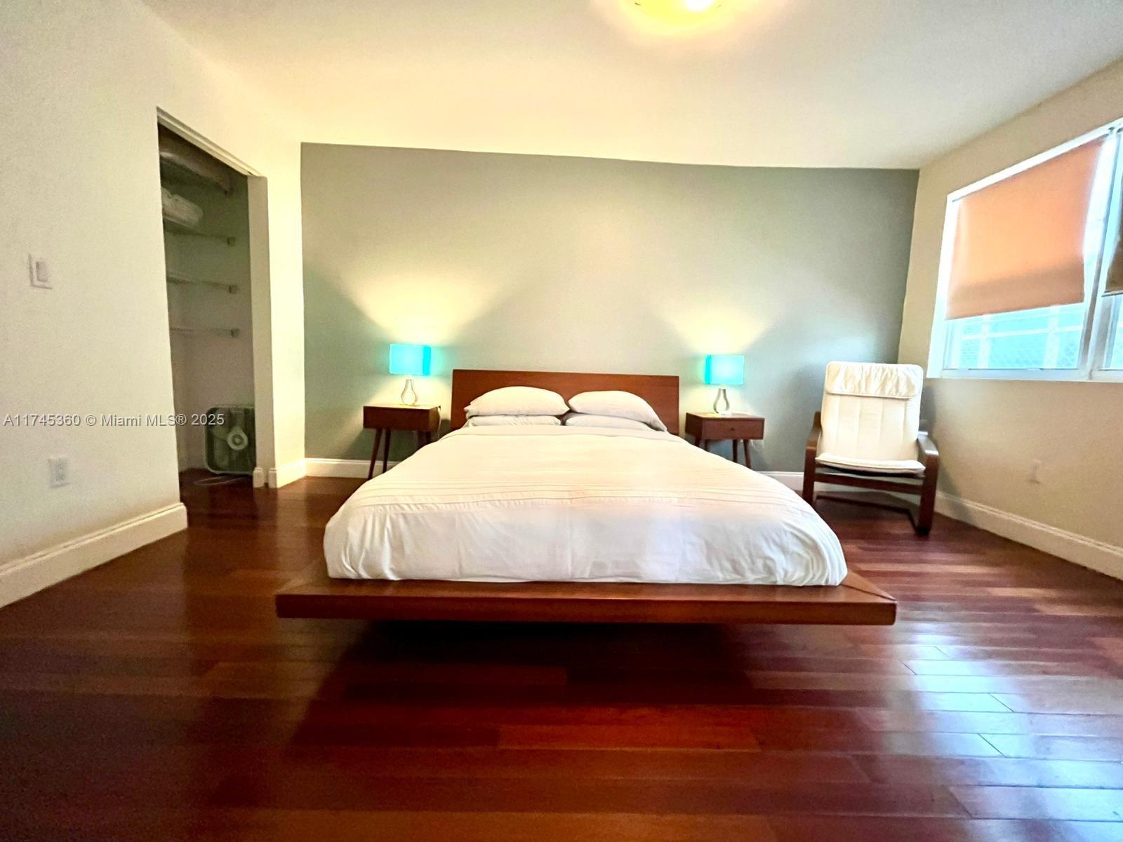 RETREAT CONDO - Residential