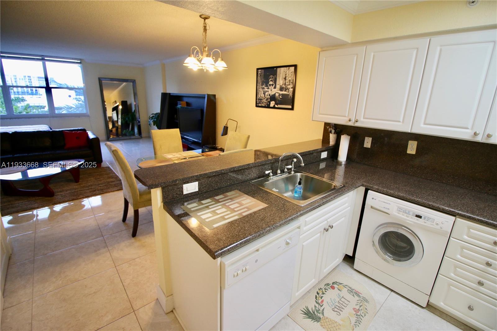 WAVE CONDO - Residential Lease