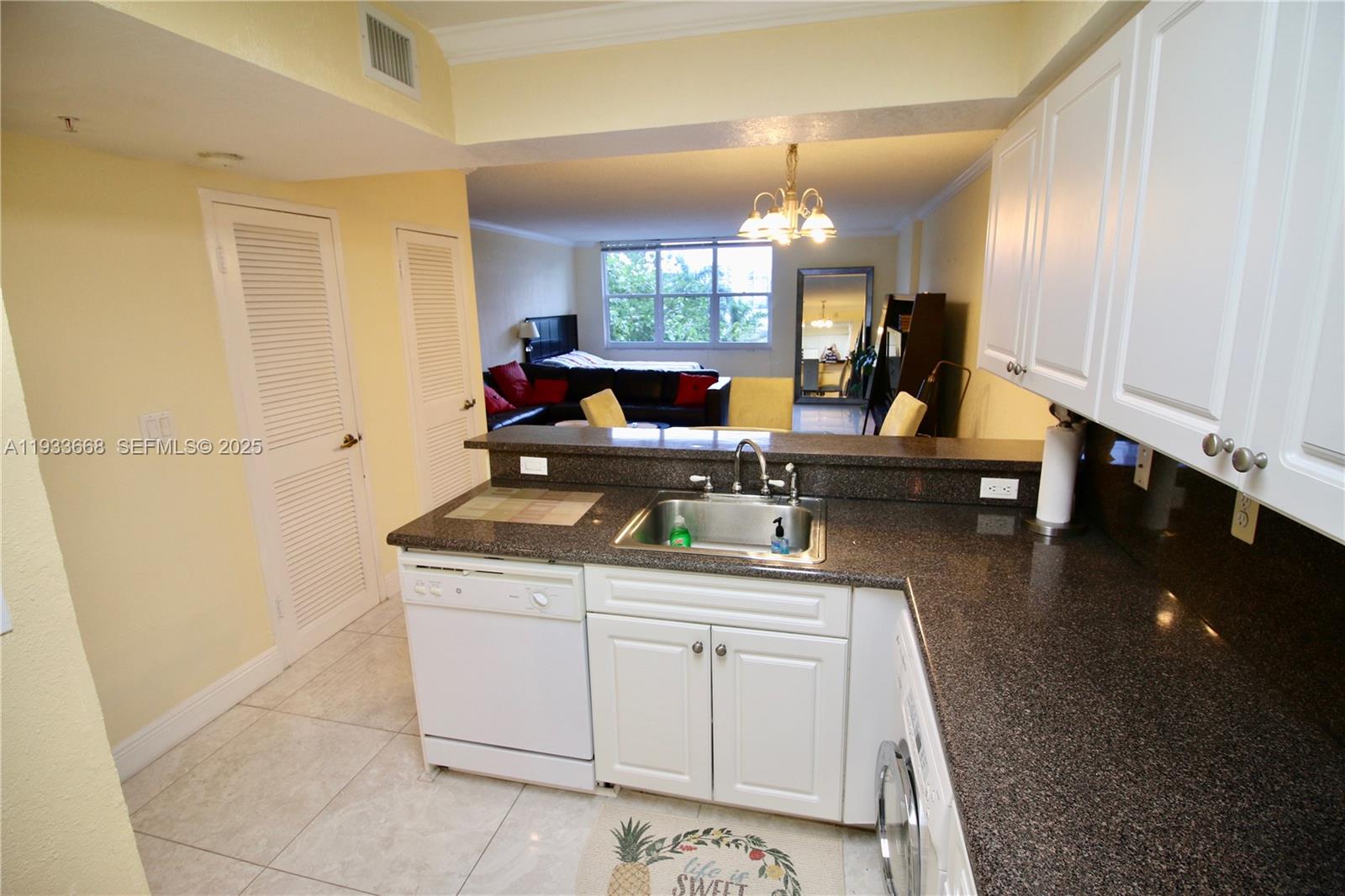 WAVE CONDO - Residential Lease