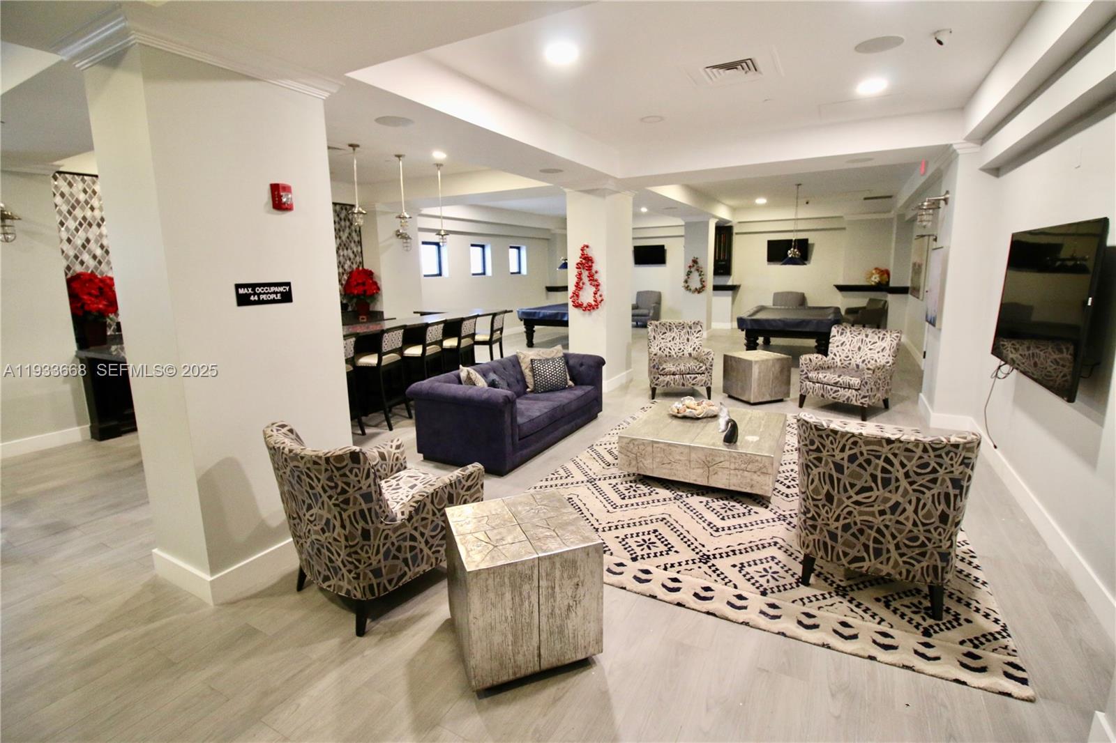 WAVE CONDO - Residential Lease