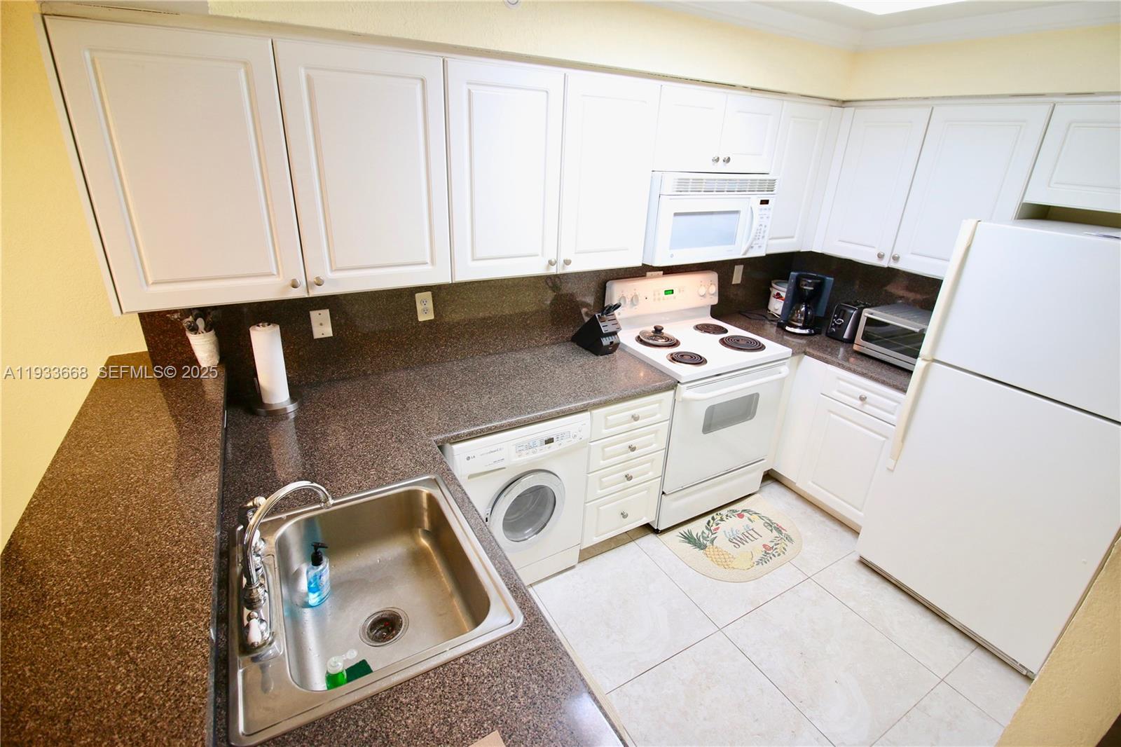 WAVE CONDO - Residential Lease