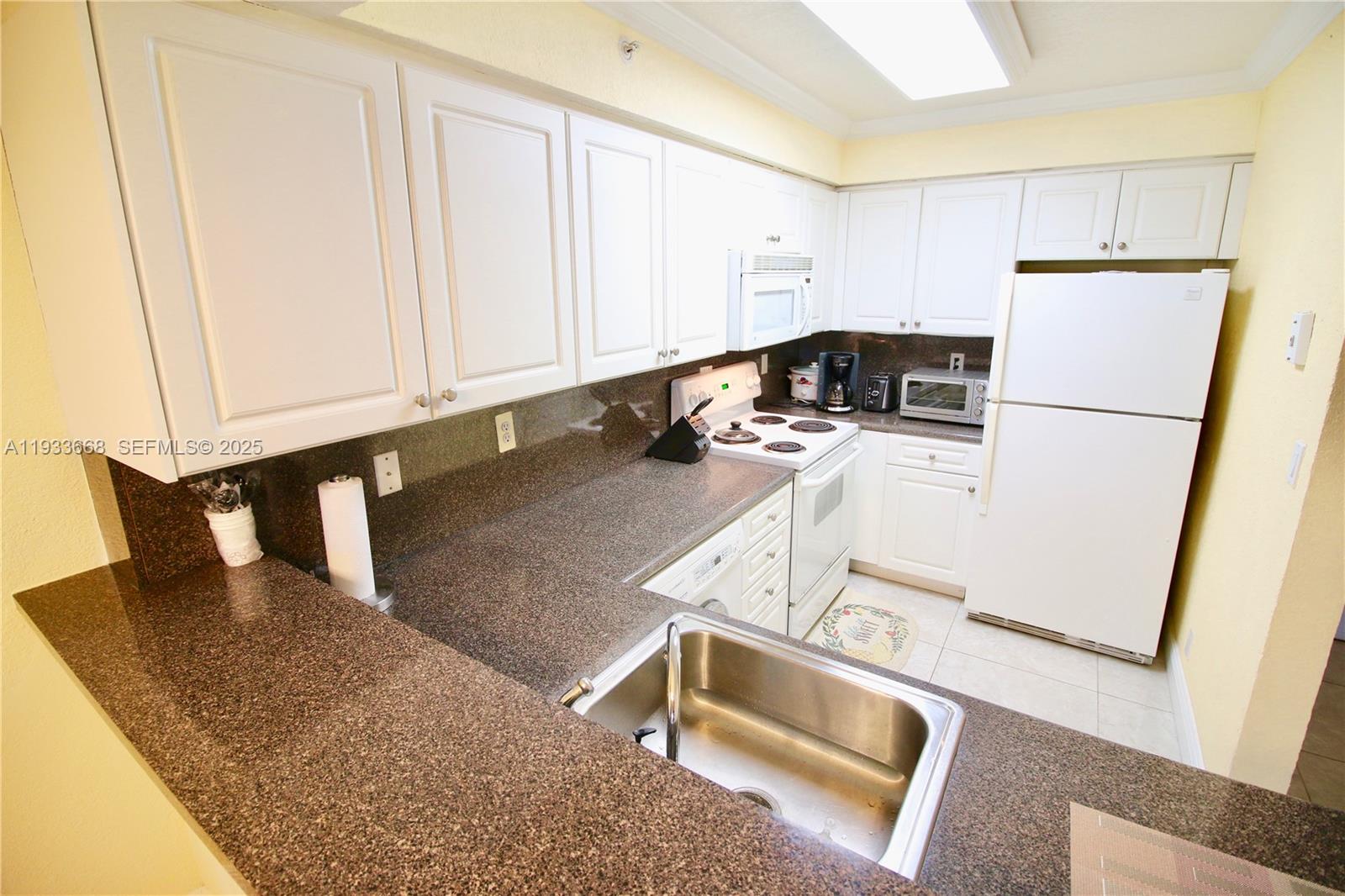 WAVE CONDO - Residential Lease