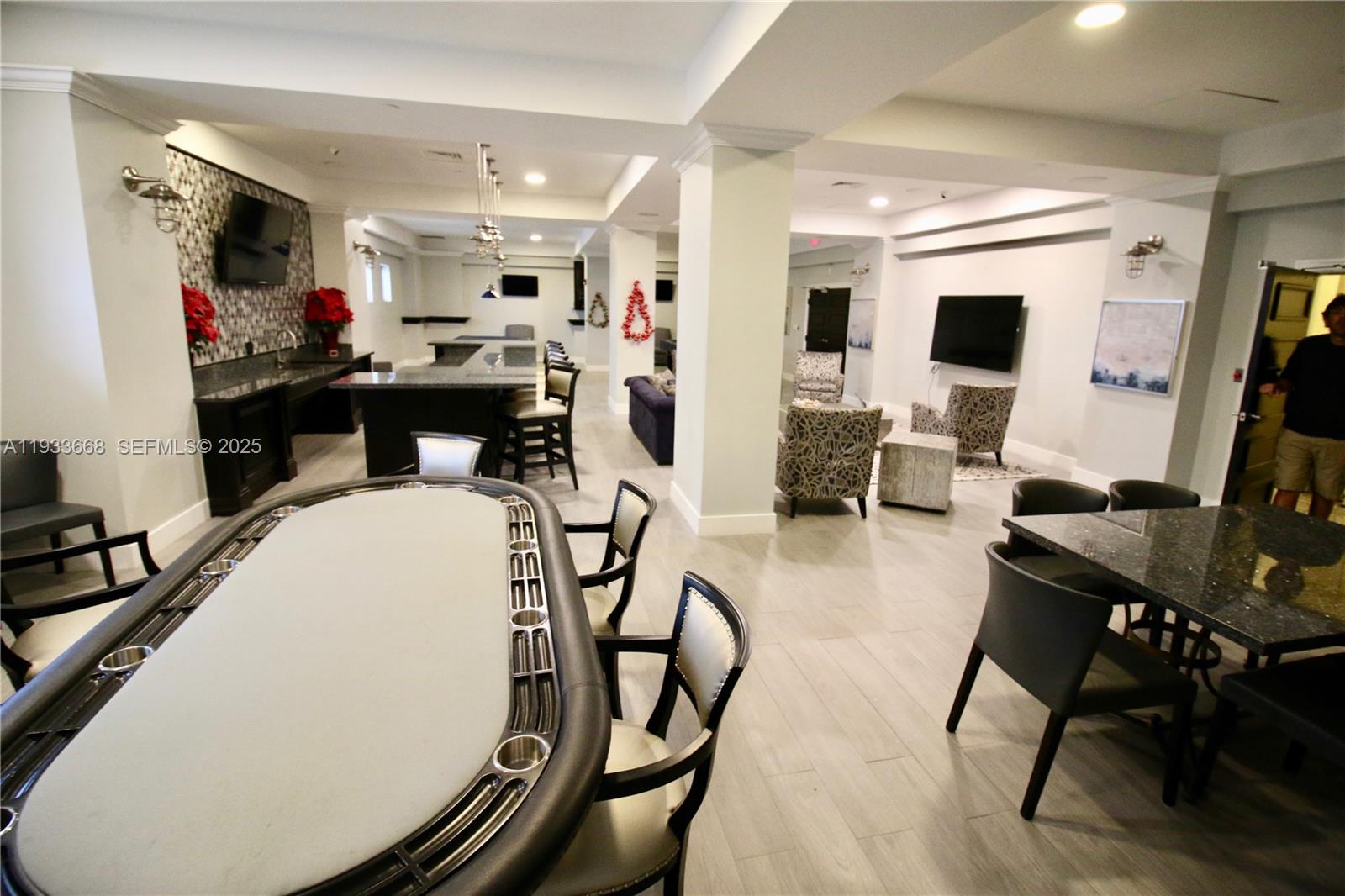 WAVE CONDO - Residential Lease