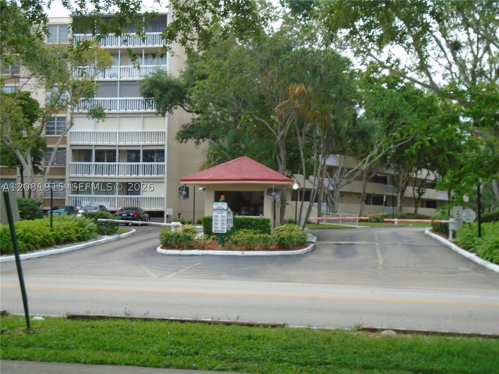 Photo of 6921 Environ Blvd #4P, Lauderhill, FL 33319 (MLS # A12081915)