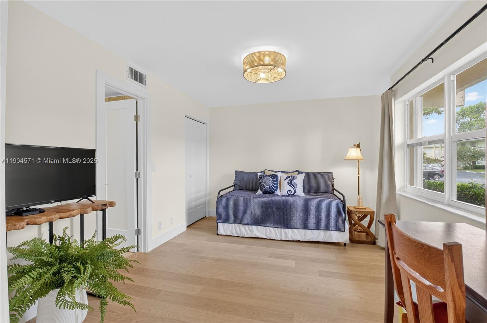 PINES OF DELRAY NORTH CON - Residential