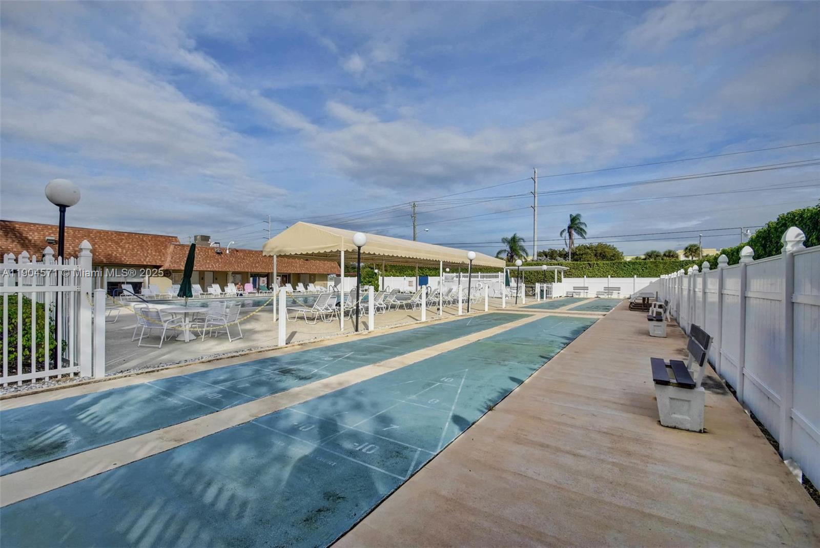 PINES OF DELRAY NORTH CON - Residential