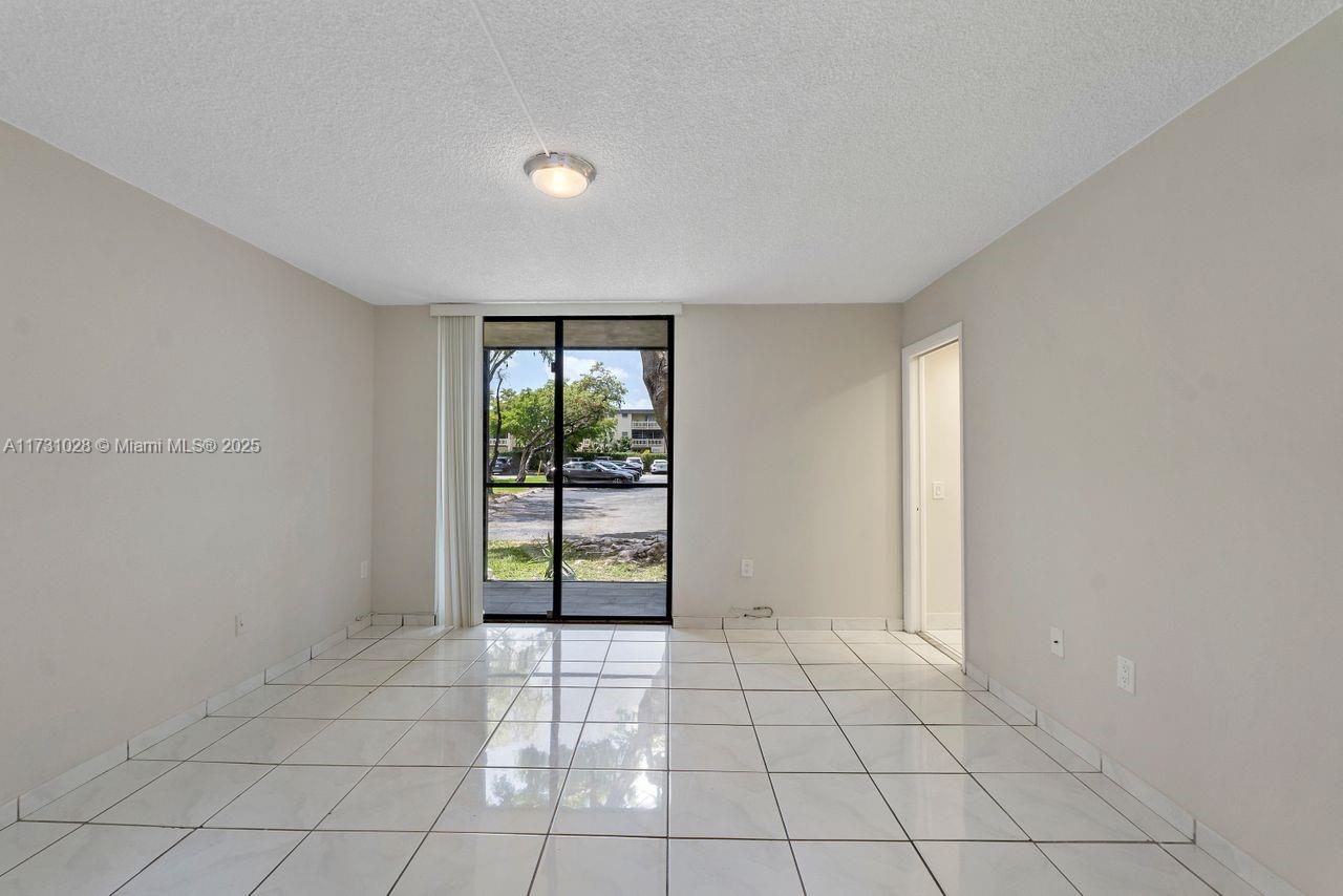 HORIZONS WEST CONDO #2 - Residential