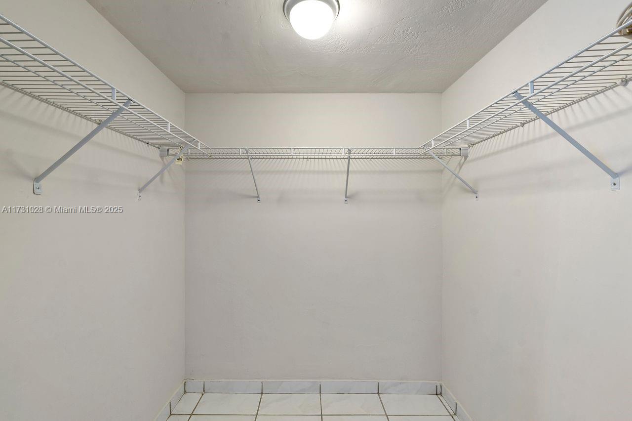 HORIZONS WEST CONDO #2 - Residential