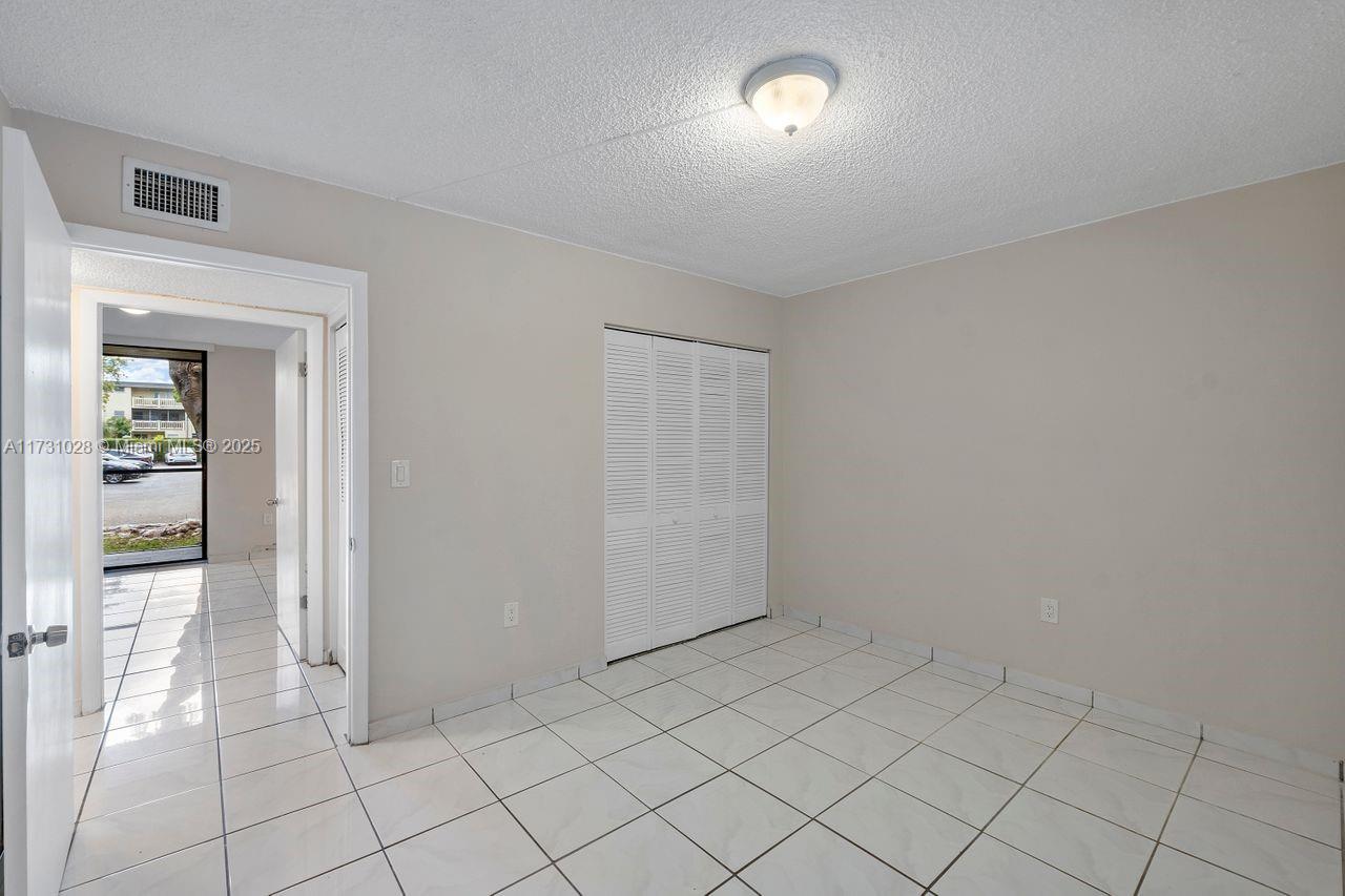 HORIZONS WEST CONDO #2 - Residential