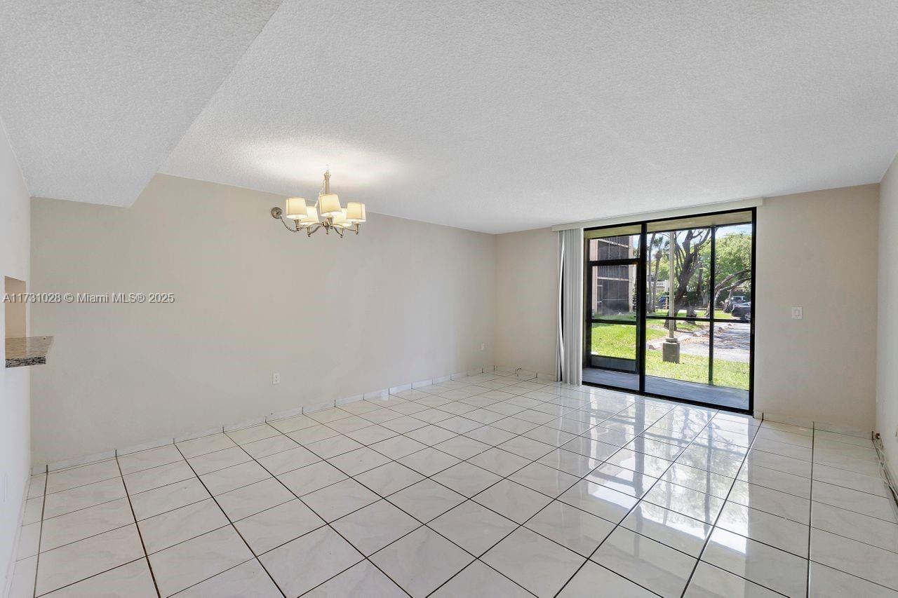 HORIZONS WEST CONDO #2 - Residential