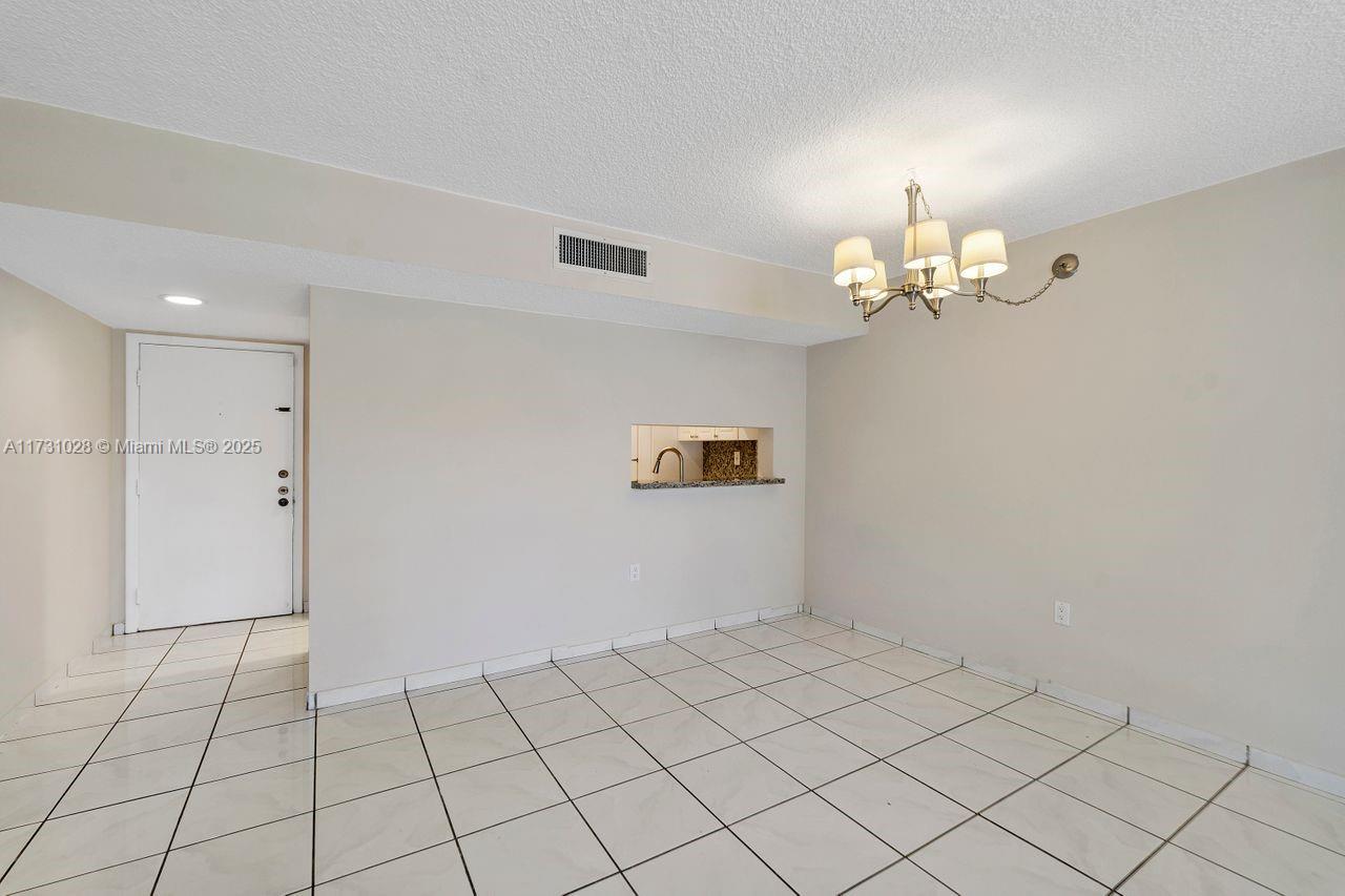 HORIZONS WEST CONDO #2 - Residential