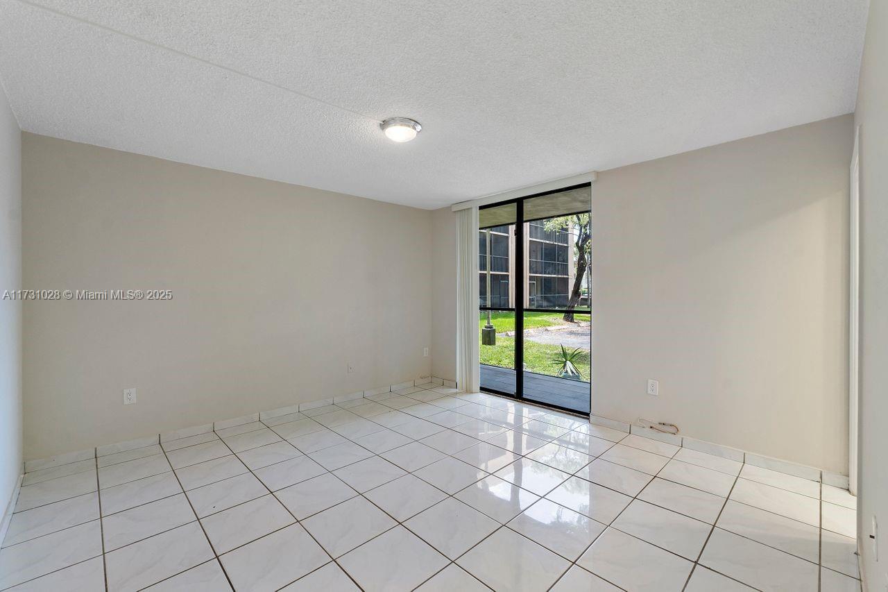 HORIZONS WEST CONDO #2 - Residential