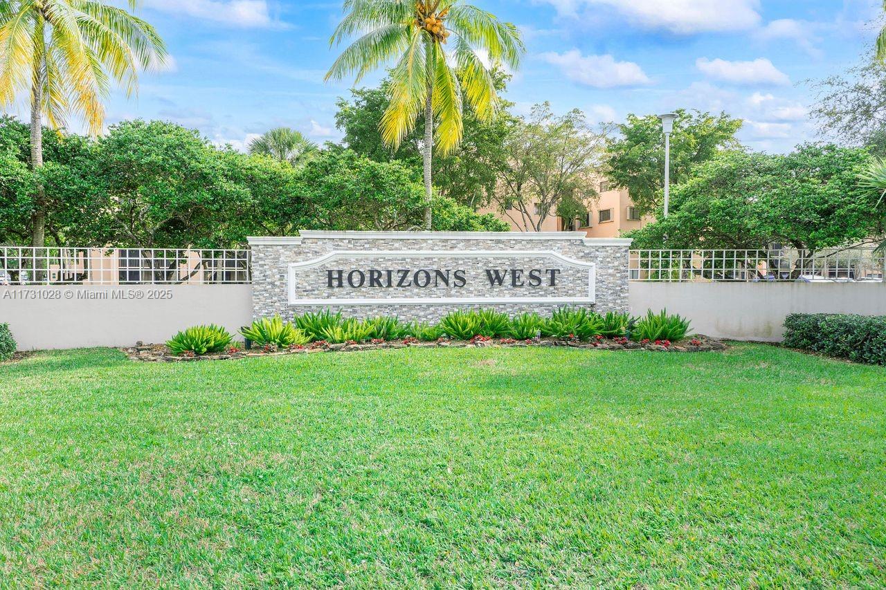 HORIZONS WEST CONDO #2 - Residential