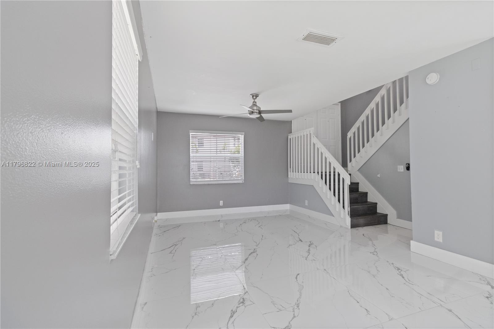CORAL BAY - Residential