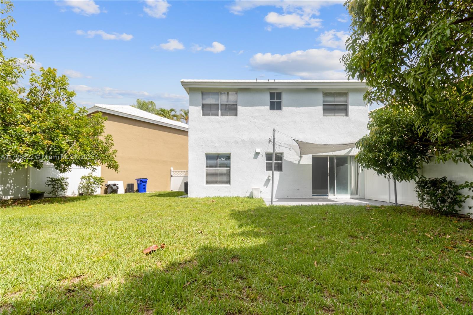 CORAL BAY - Residential