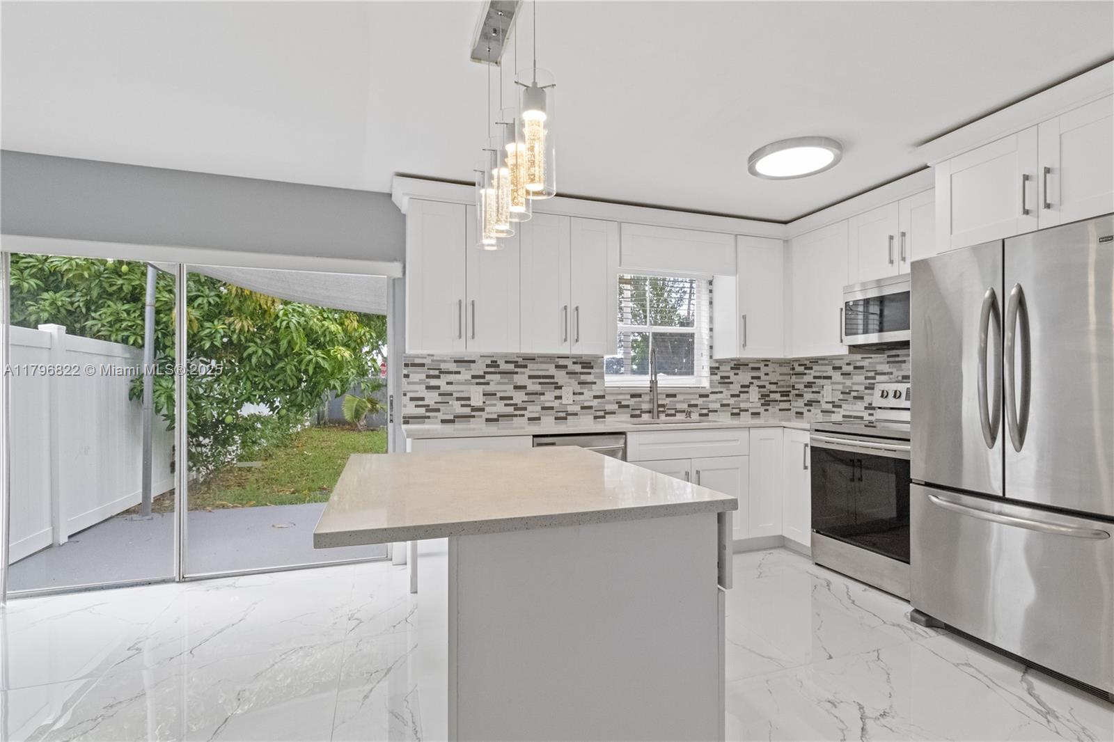 CORAL BAY - Residential