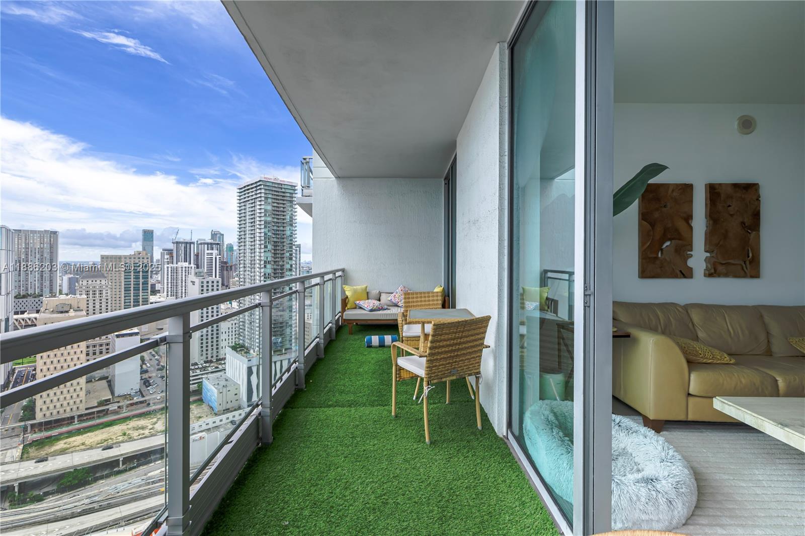 IVY CONDO - Residential