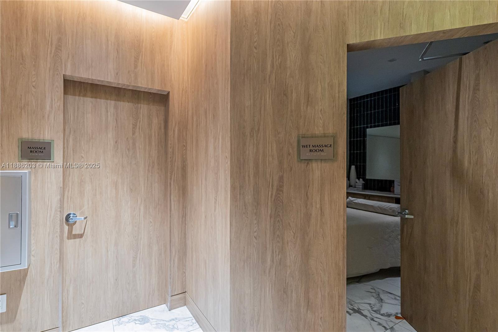 IVY CONDO - Residential