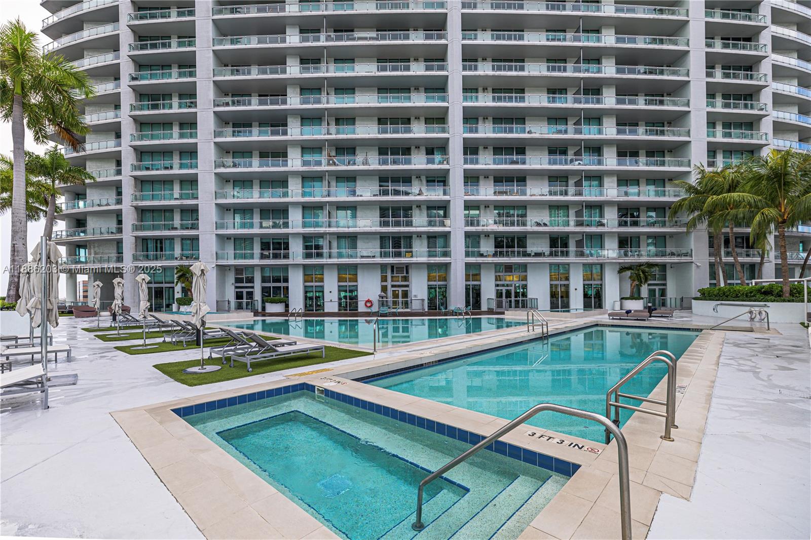 IVY CONDO - Residential