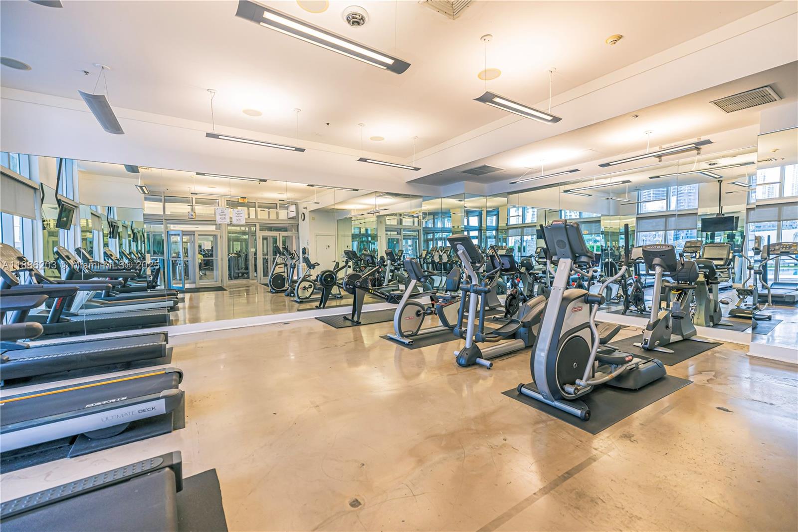 IVY CONDO - Residential