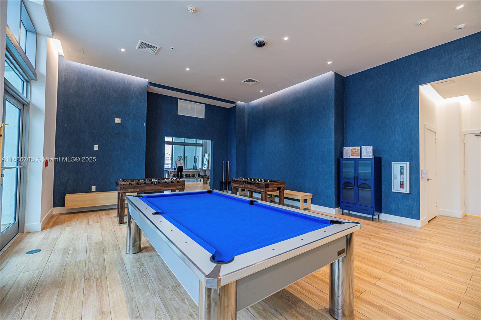 IVY CONDO - Residential