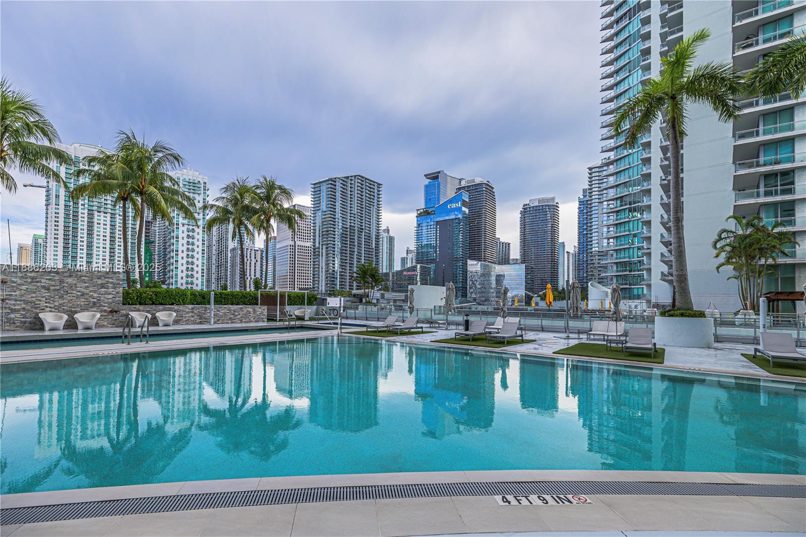 IVY CONDO - Residential