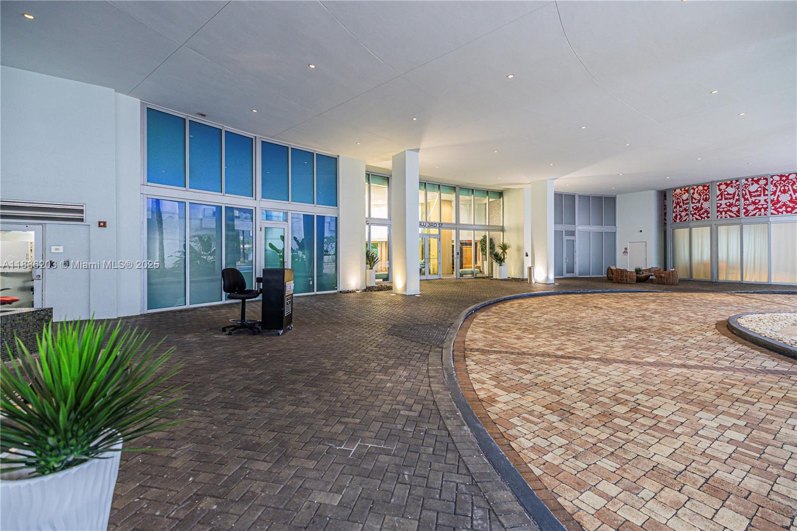 IVY CONDO - Residential