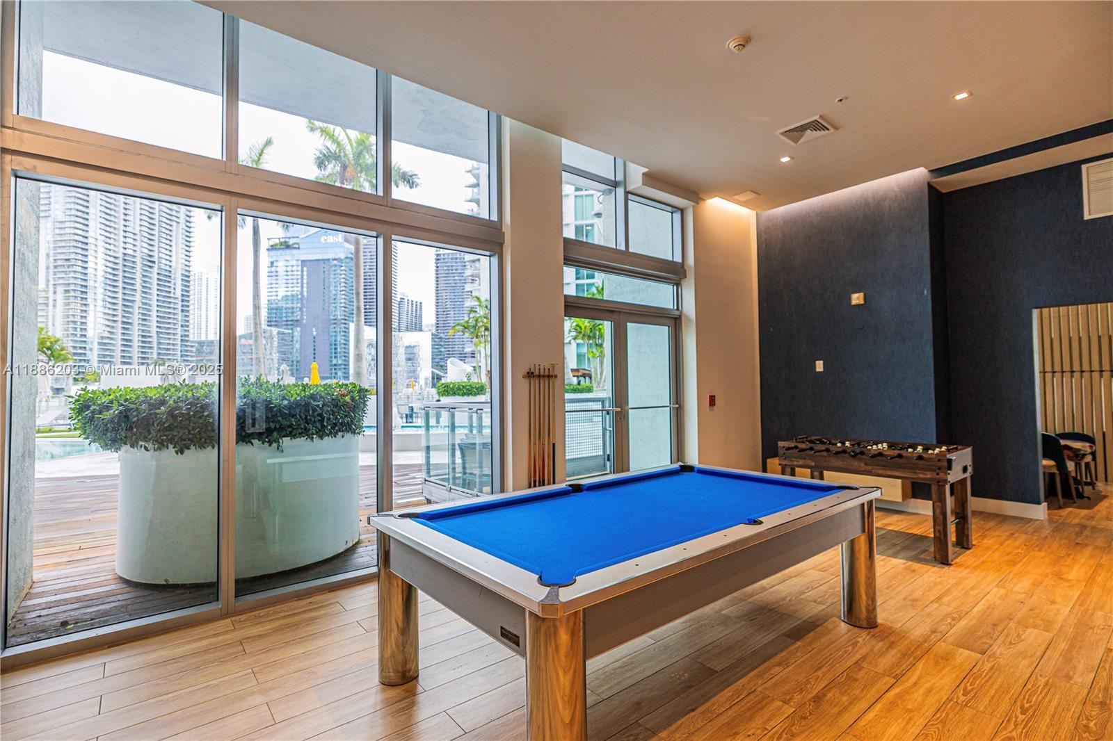 IVY CONDO - Residential