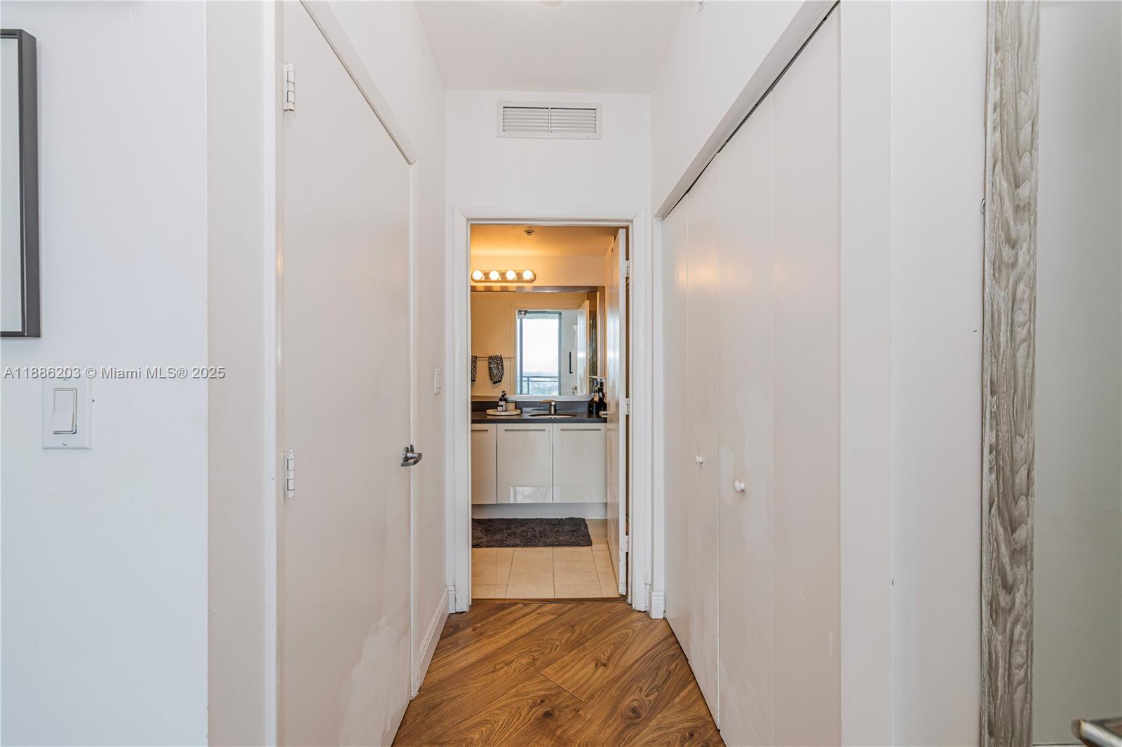 IVY CONDO - Residential