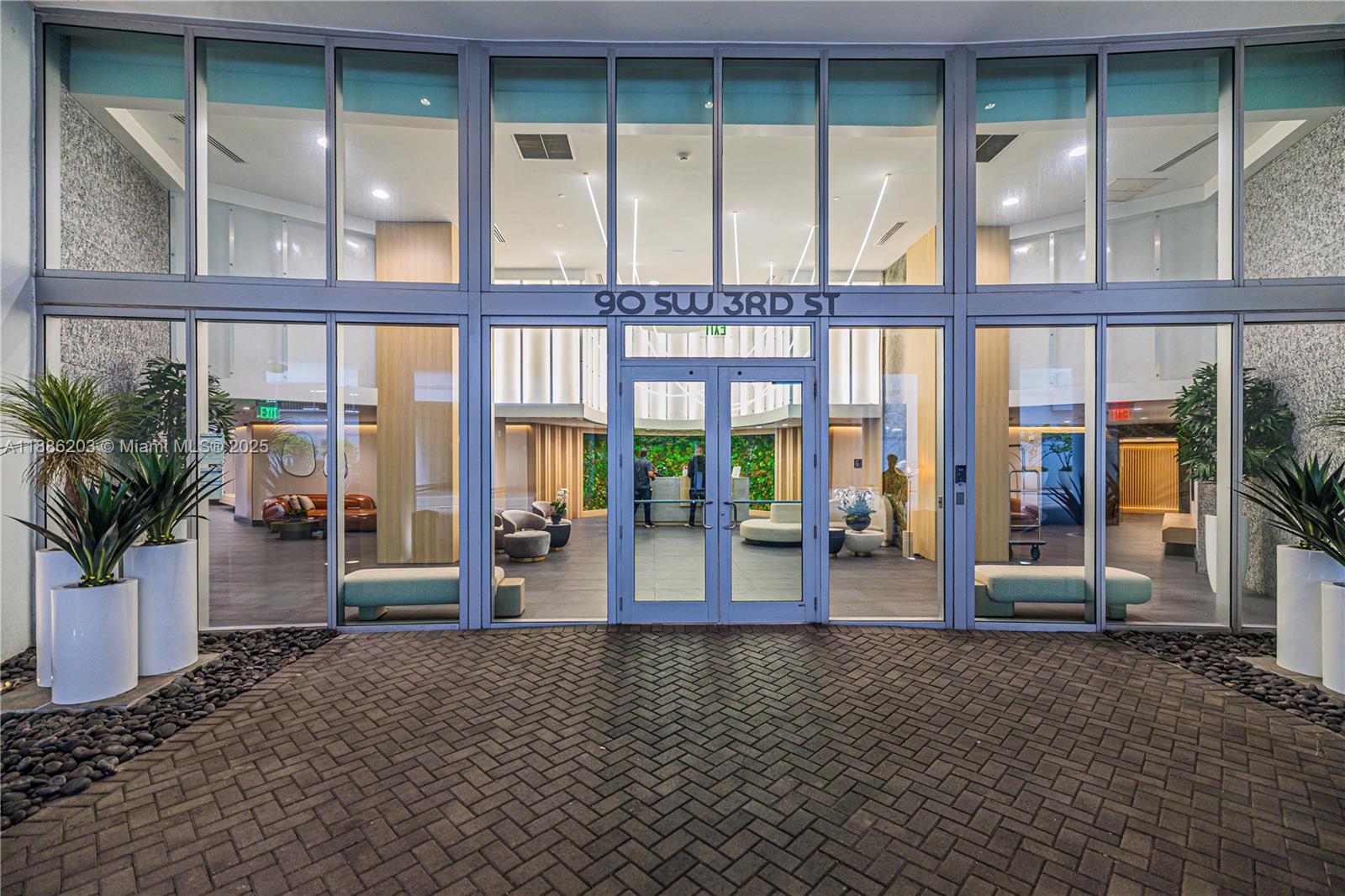 IVY CONDO - Residential