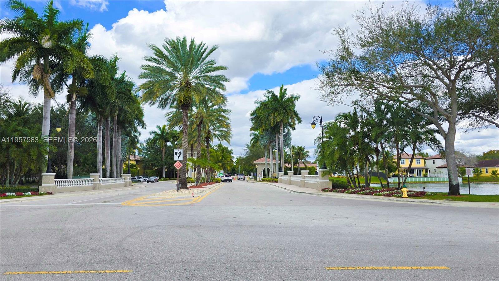 ESCADA VILLAS - Residential Lease