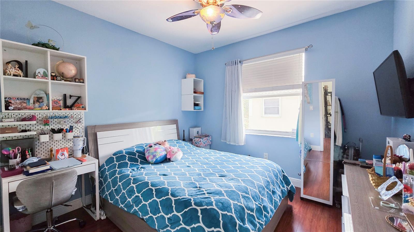 ESCADA VILLAS - Residential Lease