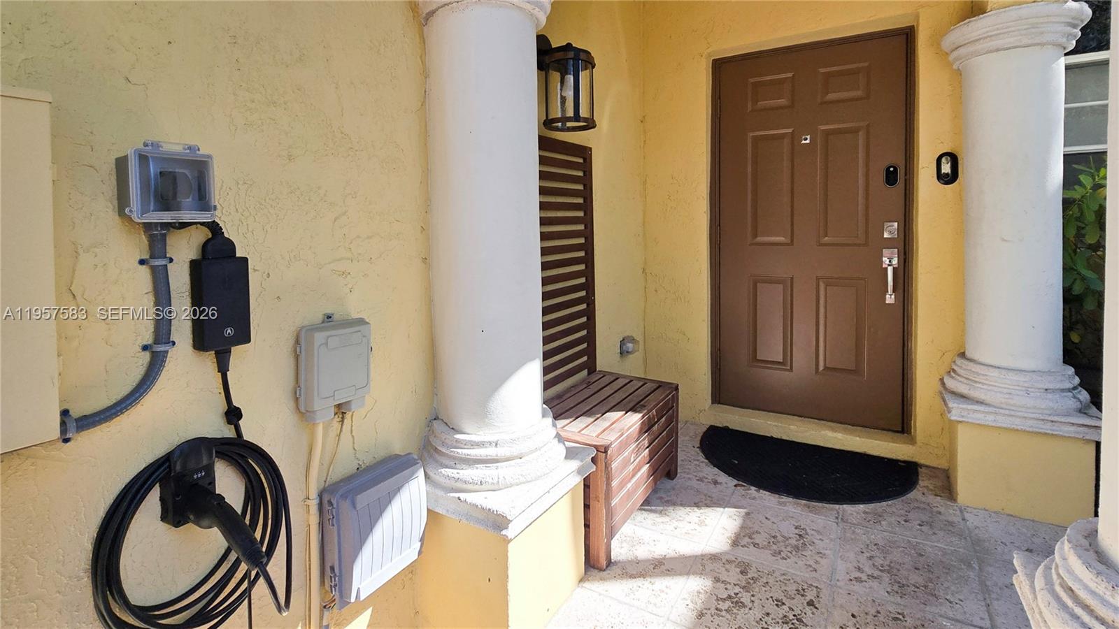 ESCADA VILLAS - Residential Lease