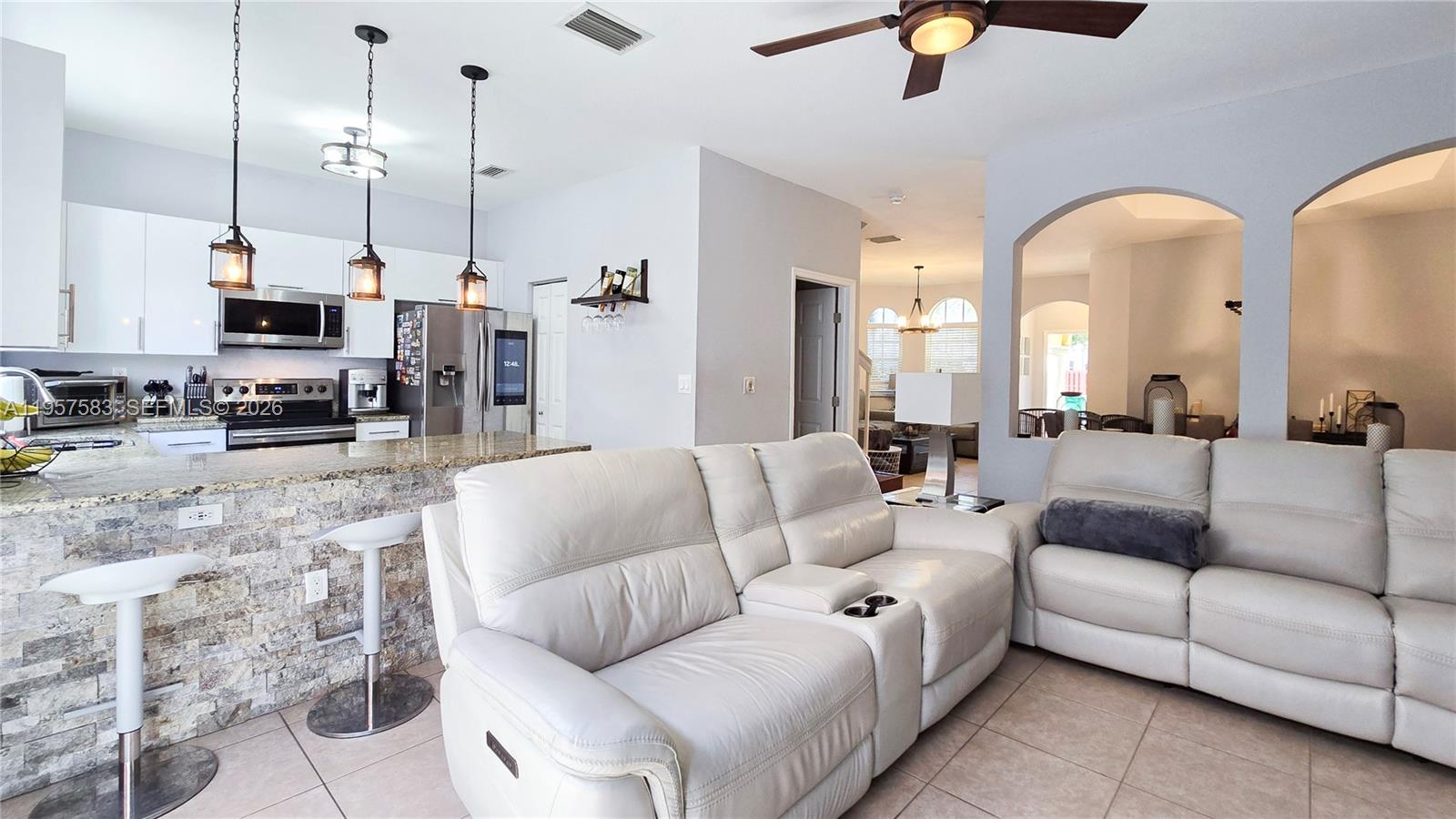 ESCADA VILLAS - Residential Lease